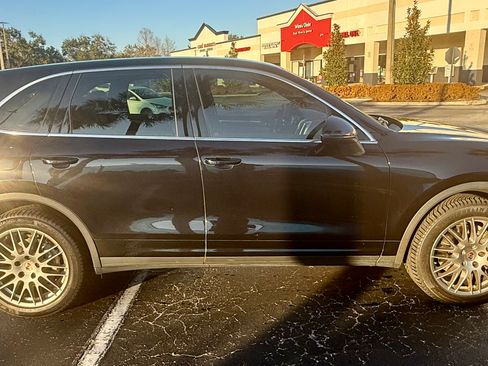 Used 2015 Porsche Cayenne S image 5