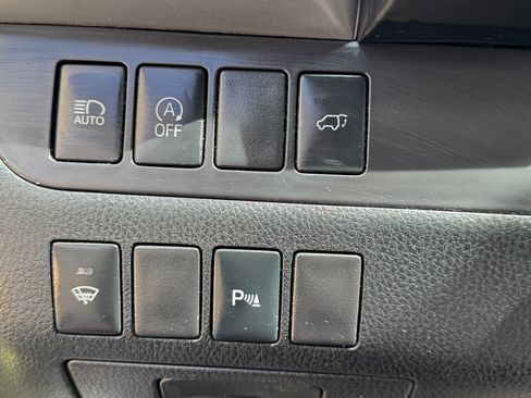 Used 2018 Toyota Highlander Limited image 16