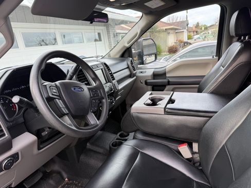 Used 2019 Ford F250 XL w/ STX Appearance Package image 7