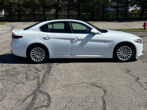 Used 2021 Alfa Romeo Giulia Sprint w/ Sun & Sound Package image 2