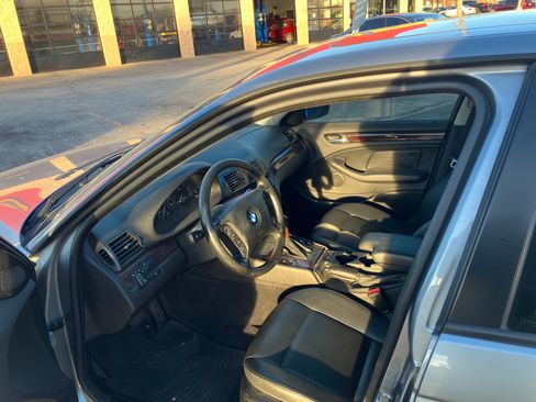 Used 2005 BMW 325xi Sedan AWD/4WD image 4