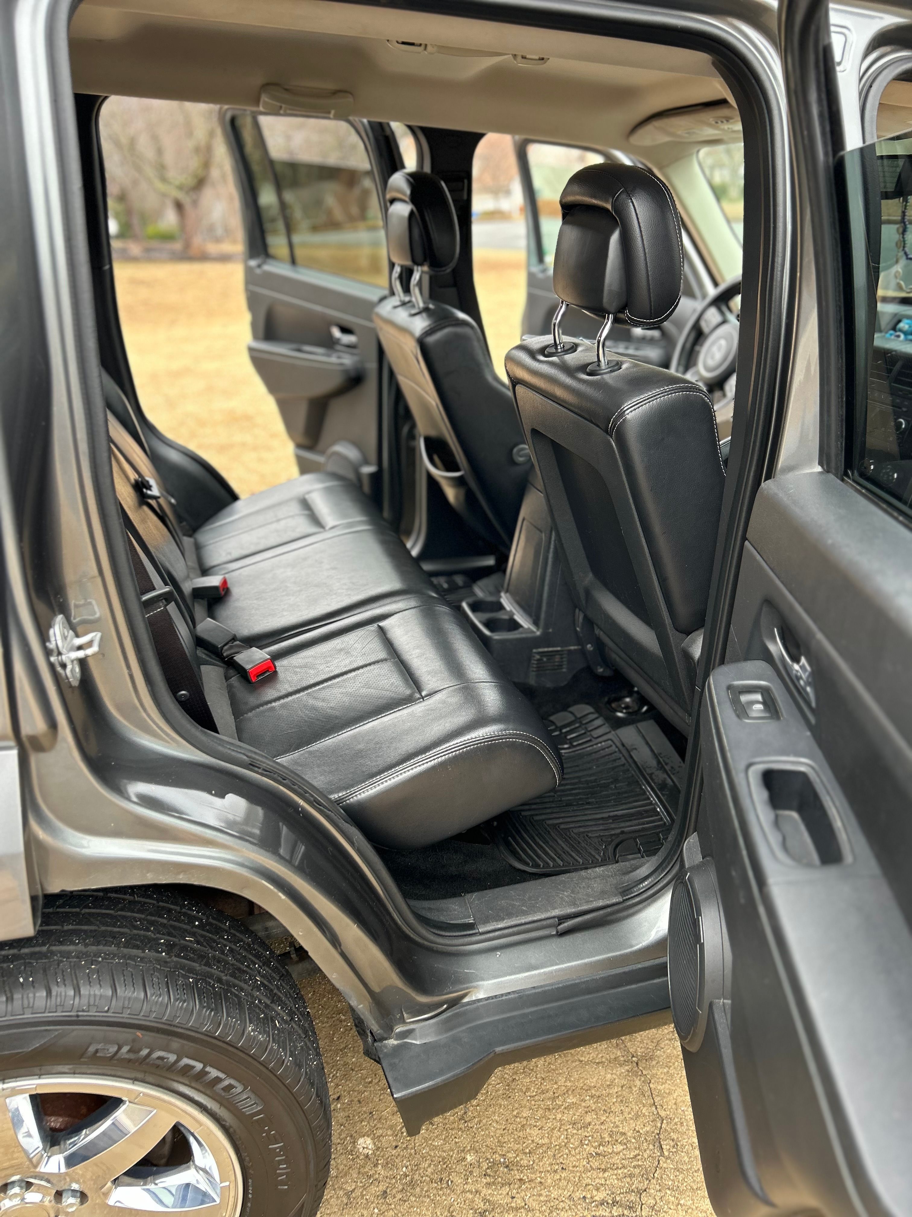 Used 2012 Jeep Liberty Sport AWD/4WD image 14