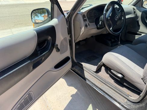 Used 2002 MAZDA B-Series Pickup 2WD Cab Plus B3000 image 8