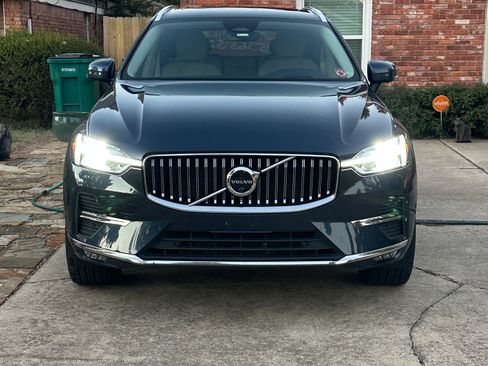 Used 2023 Volvo XC60 B5 Ultimate w/ Climate Package image 5