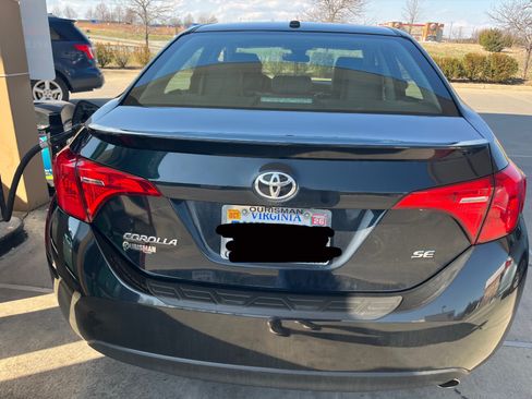 Used 2018 Toyota Corolla SE w/ SE Premium Package image 14