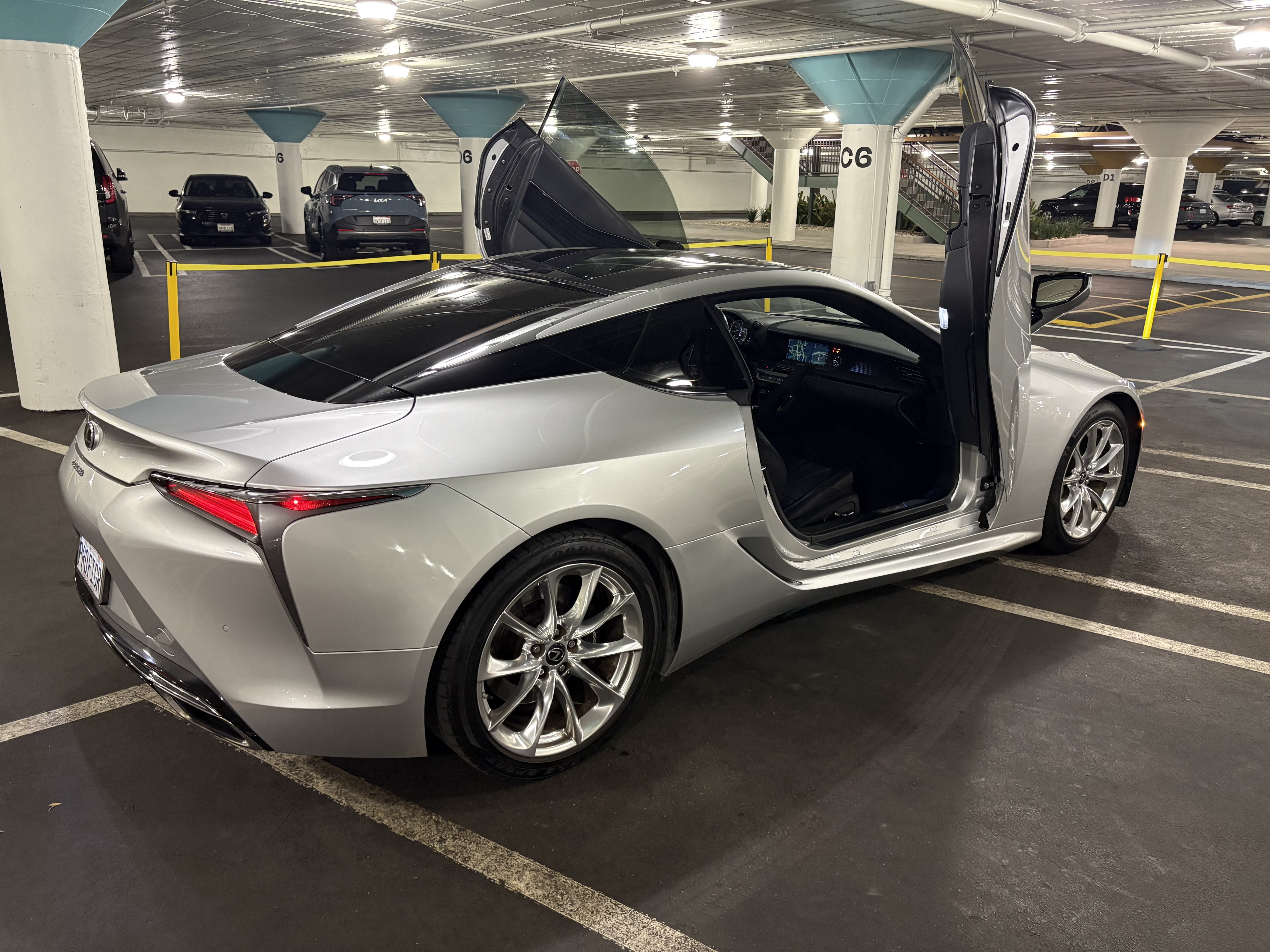 Used 2018 Lexus LC 500 Coupe w/ Touring Package RWD image 4