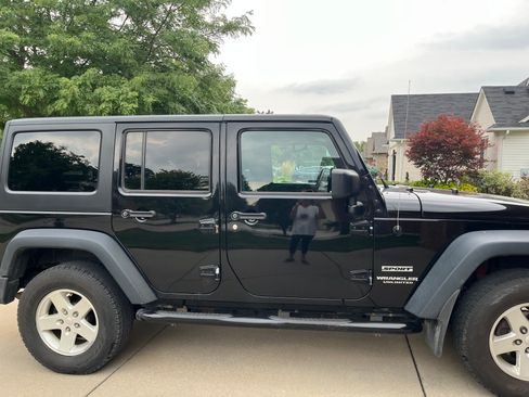 Used 2016 Jeep Wrangler Unlimited Sport w/ Quick Order Package 24S AWD/4WD image 2