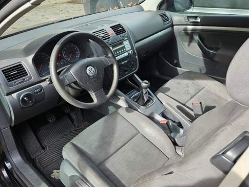 Used 2009 Volkswagen Rabbit S image 12