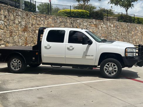 Used 2014 Chevrolet Silverado 2500 LT w/ Z71 Appearance Package image 5