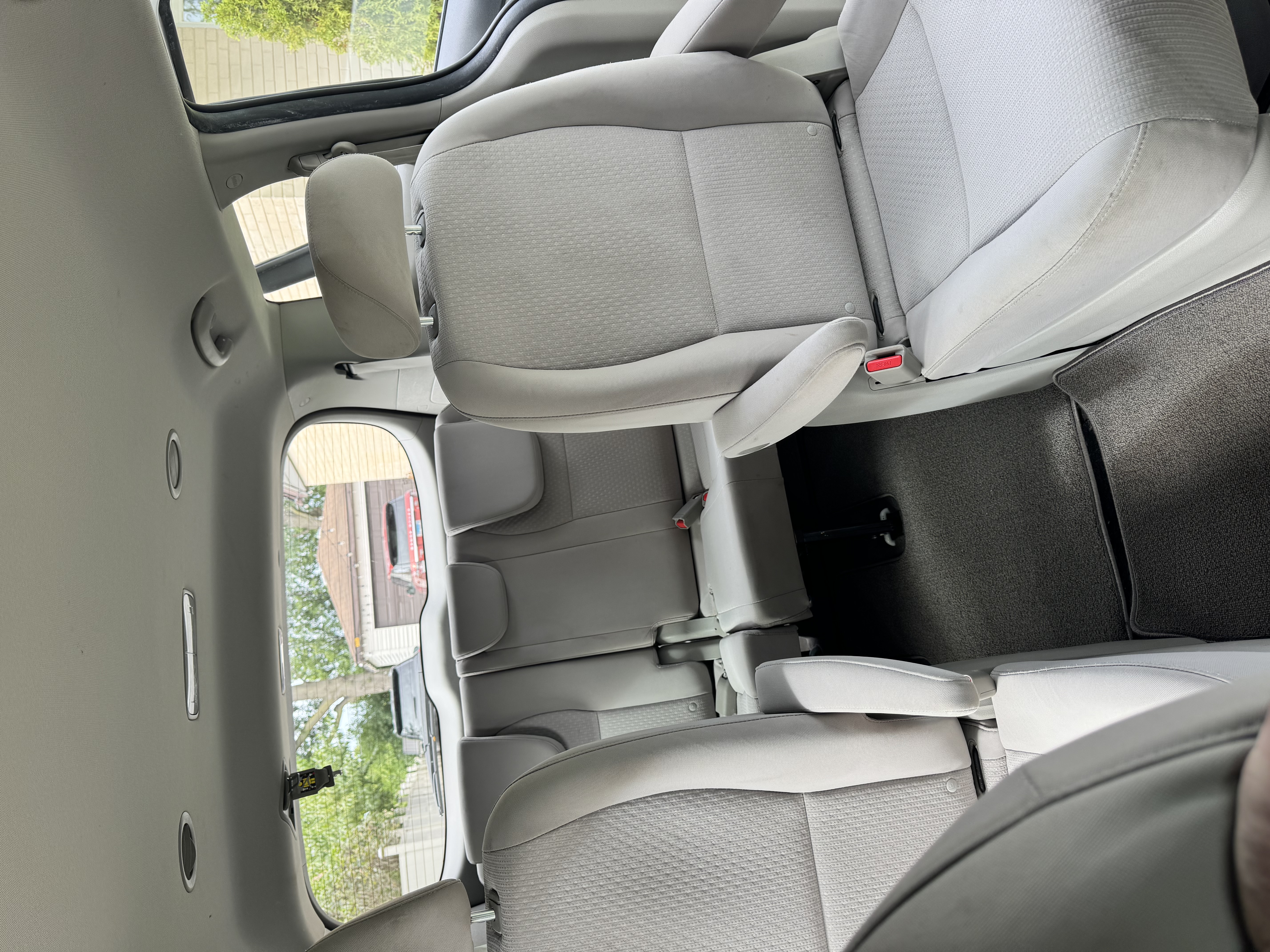 Used 2018 Kia Sedona L FWD image 23