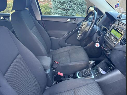 Used 2014 Volkswagen Tiguan S image 15
