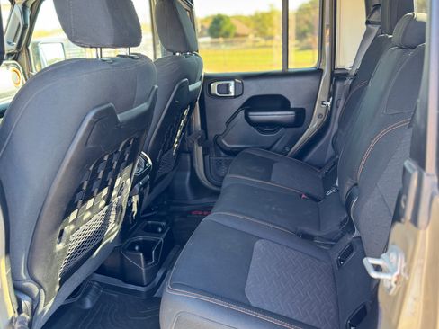 Used 2020 Jeep Gladiator Mojave w/ Trailer Tow Package image 12