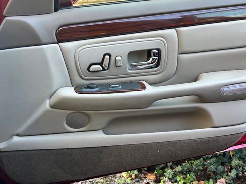 Used 1998 Cadillac De Ville Sedan image 15