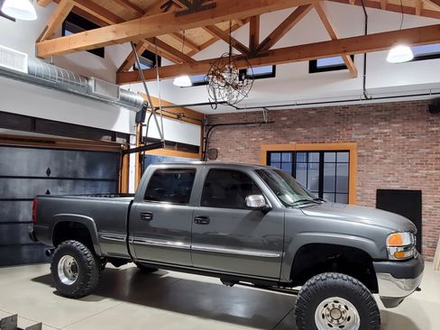 Used 2001 GMC Sierra 2500 4x4 Crew Cab HD w/ SLT Marketing Option Pkg image 4