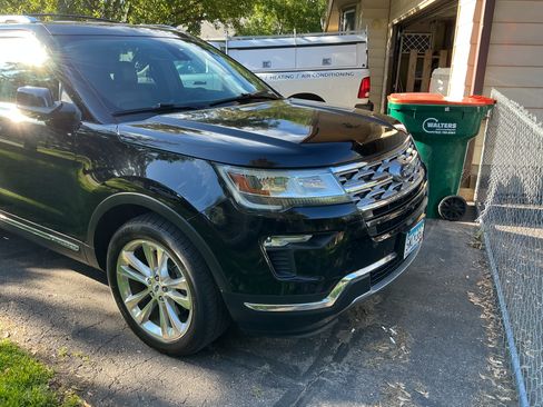 Used 2018 Ford Explorer Limited w/ Equipment Group 301A AWD/4WD image 15