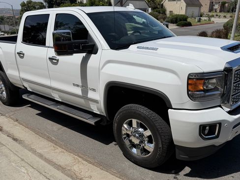 Used 2019 GMC Sierra 3500 Denali w/ Duramax Plus Package AWD/4WD image 12