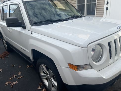 Used 2015 Jeep Patriot Latitude image 2