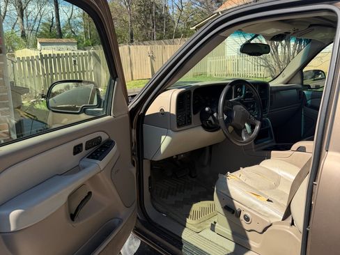 Used 2003 Chevrolet Tahoe LT image 11