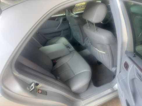 Used 2001 Mercedes-Benz E 320 Sedan image 2