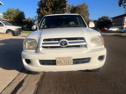 Used 2005 Toyota Sequoia SR5 w/ Convenience Pkg RWD image 8