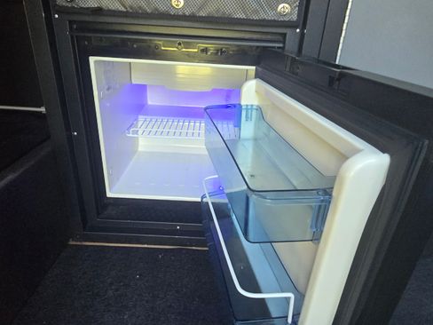 Used 2021 Mercedes-Benz Sprinter 2500 image 14