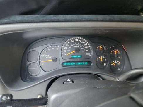 Used 2003 Chevrolet Silverado 1500 LS image 12