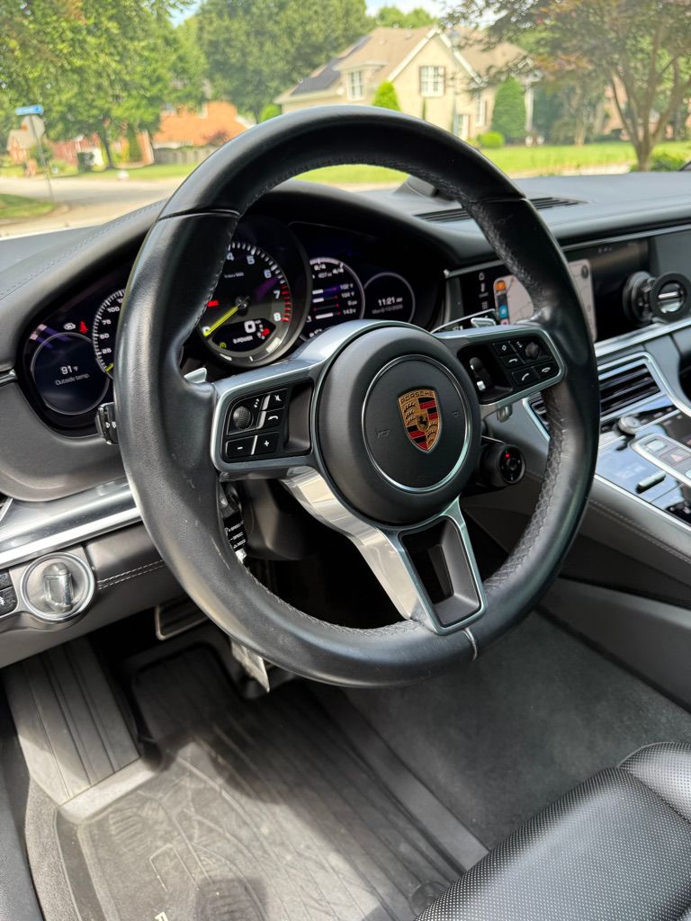 Used 2018 Porsche Panamera 4 w/ Premium Package Plus AWD/4WD image 13