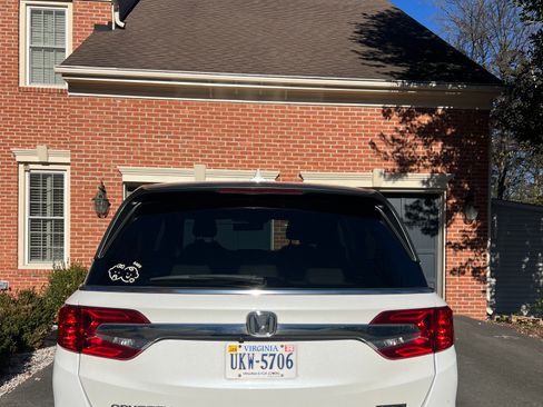 Used 2020 Honda Odyssey Touring image 2