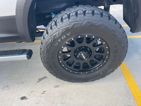 Used 2018 RAM 2500 Longhorn w/ Longhorn Southfork Package image 4