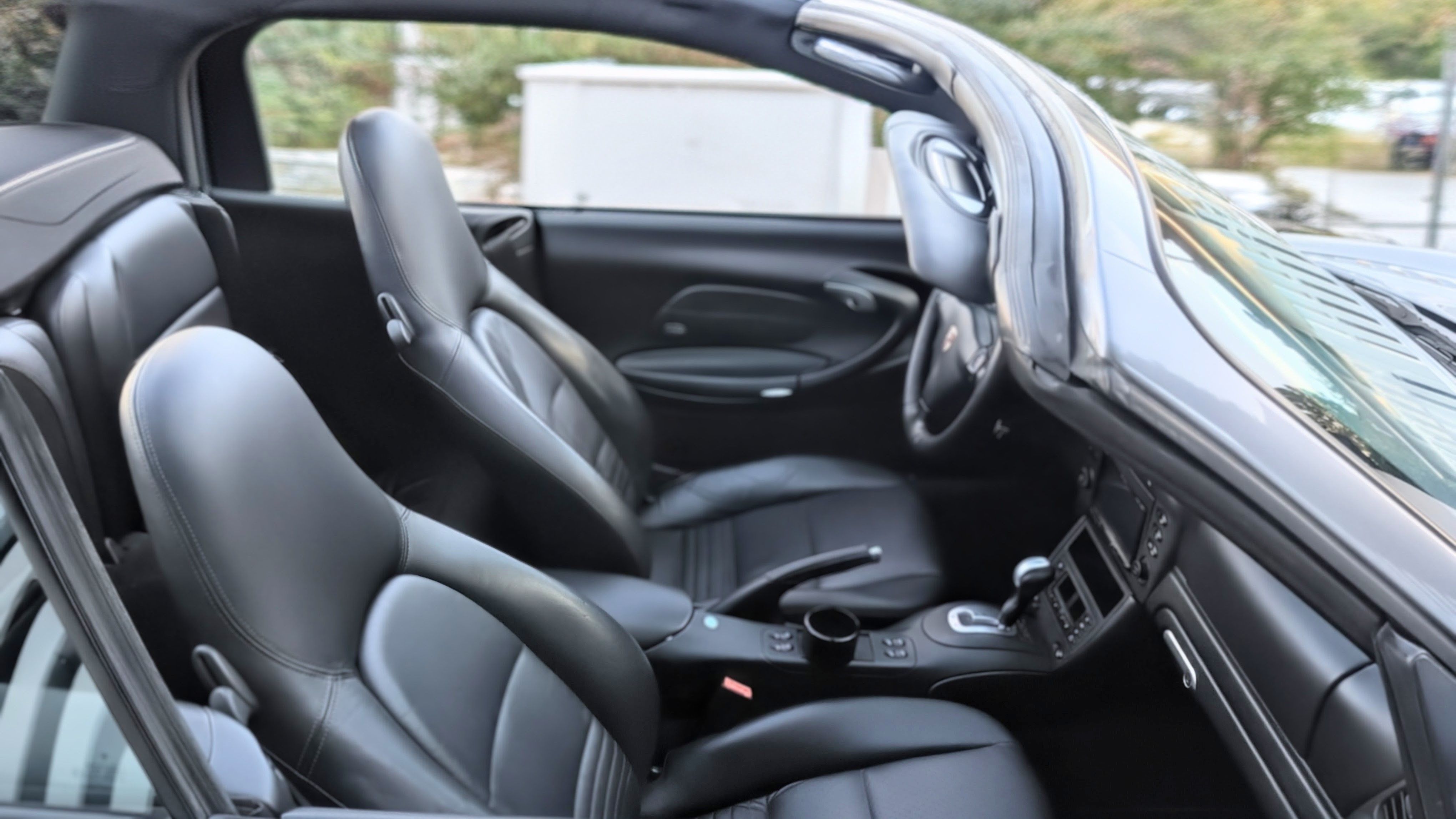 Used 2002 Porsche 911 Carrera 4 AWD/4WD image 11