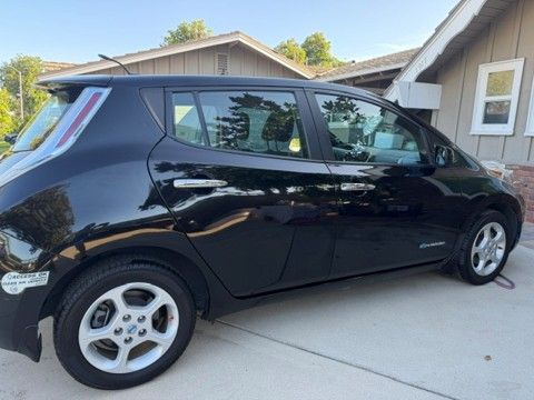Used 2013 Nissan Leaf SV w/ Premium Pkg FWD image 1
