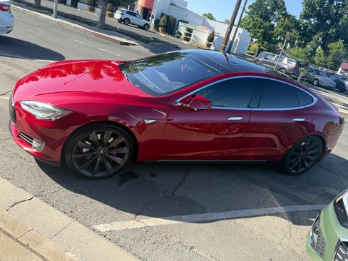 Used 2015 Tesla Model S P90D image 6