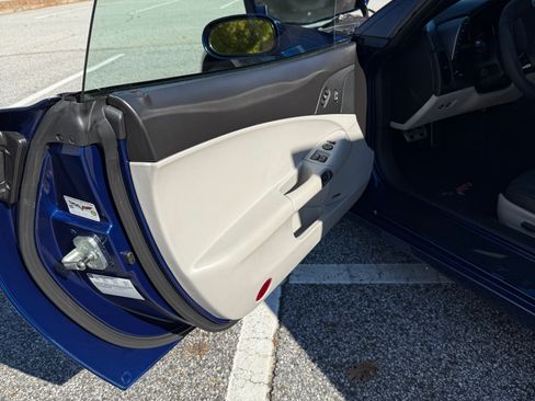 Used 2006 Chevrolet Corvette Coupe w/ Preferred Equipment Group image 15