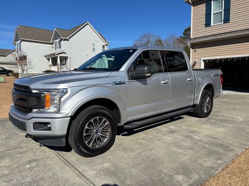 Used 2018 Ford F150 XLT w/ Equipment Group 302A Luxury image 2
