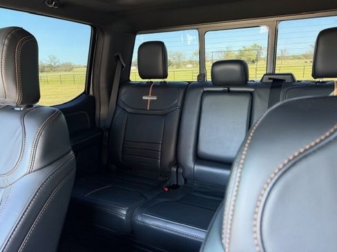 Used 2024 Ford F250 Platinum image 12