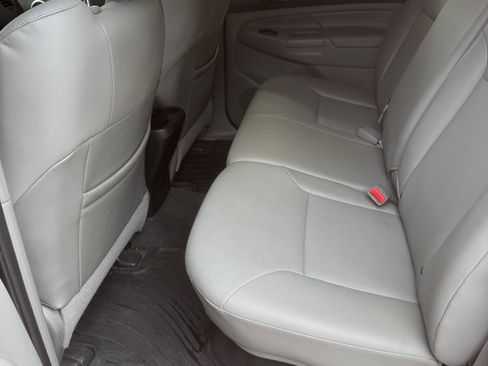 Used 2015 Toyota Tacoma 4x4 Double Cab image 17