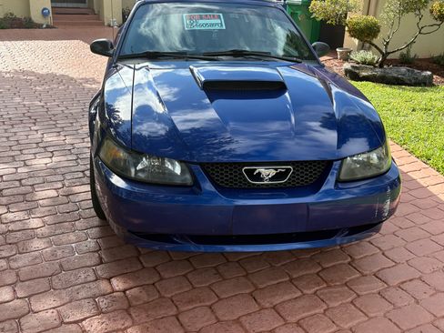 Used 2004 Ford Mustang Deluxe Convertible 2D image 10