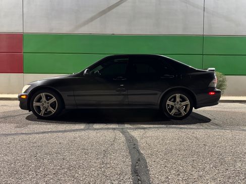 Used 2001 Lexus IS 300 RWD image 6