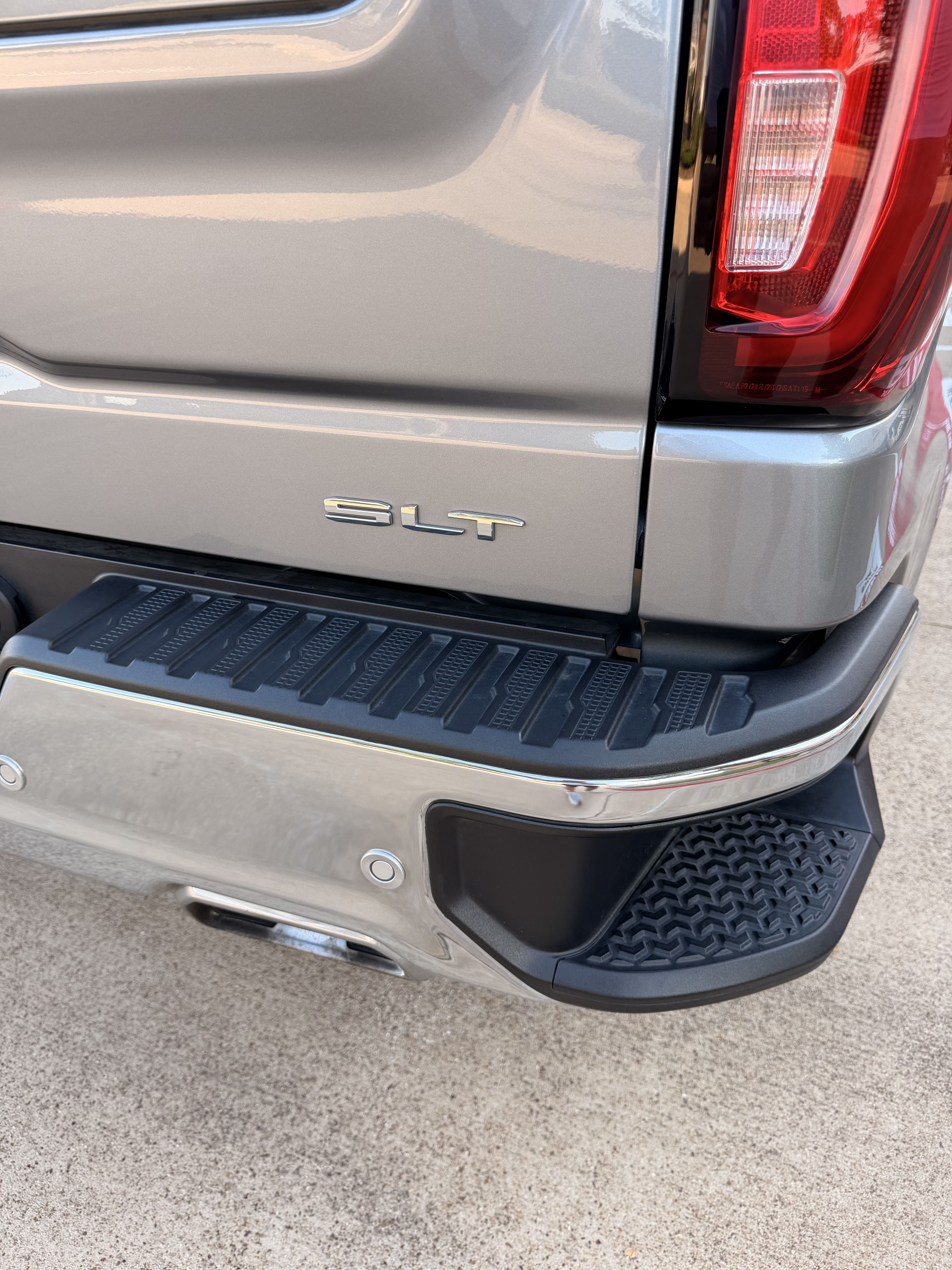 Used 2024 GMC Sierra 1500 SLT AWD/4WD image 14