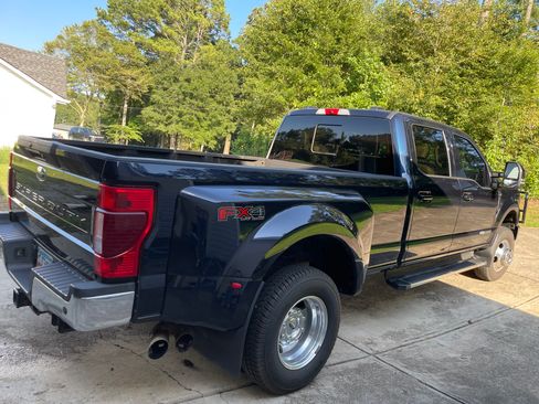 Used 2022 Ford F350 4x4 Crew Cab DRW Super Duty image 8
