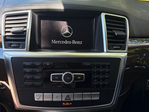 Used 2014 Mercedes-Benz GL 450 4MATIC image 13