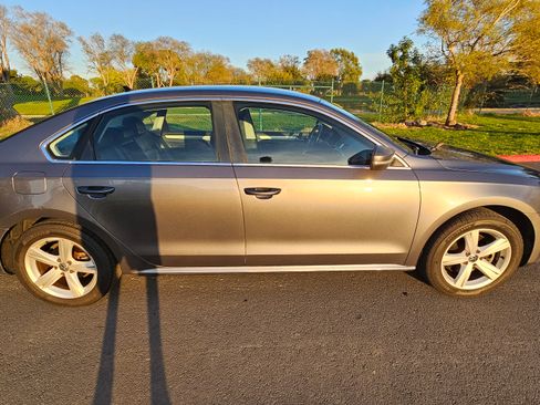 Used 2013 Volkswagen Passat 2.5 SE image 6