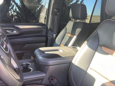 Used 2024 GMC Yukon AT4 w/ Technology Package image 11