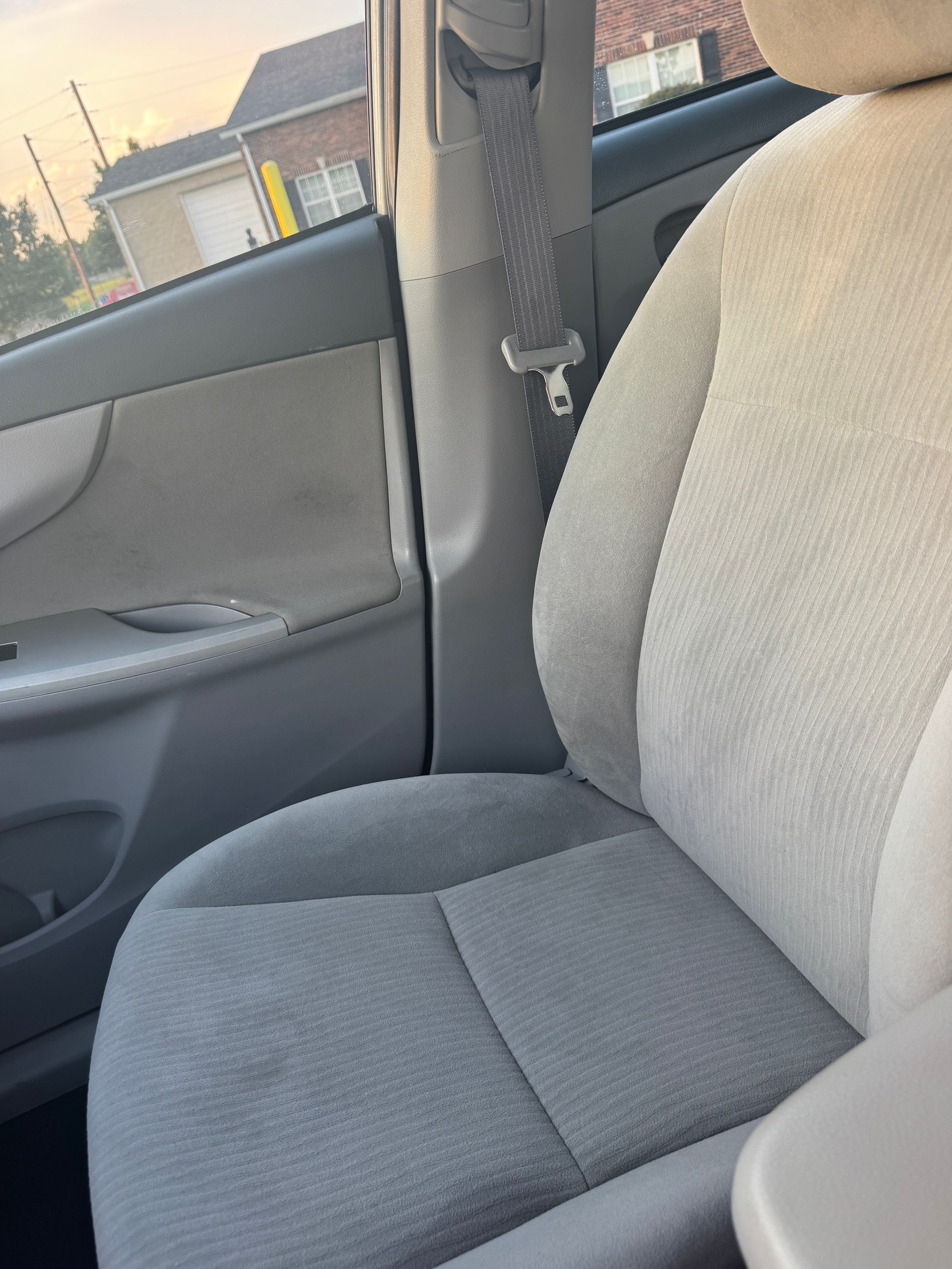 Used 2010 Toyota Corolla LE w/ All Weather Guard Pkg FWD image 15