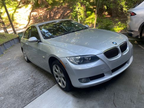Used 2009 BMW 328i xDrive Coupe AWD/4WD image 2