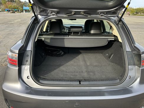 Used 2017 Lexus CT 200h w/ Seat Comfort Package image 20