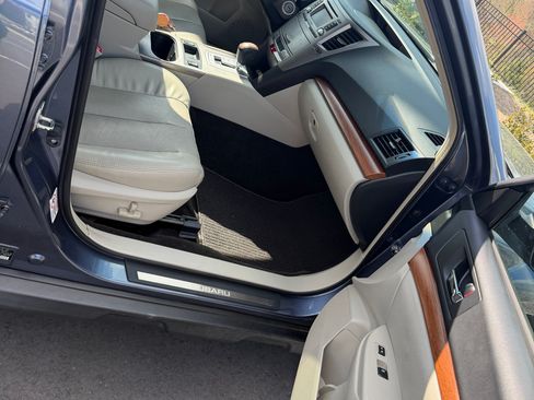 Used 2013 Subaru Outback 2.5i Limited w/ Moonroof Pkg image 11