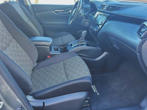 Used 2021 Nissan Rogue Sport SV image 11