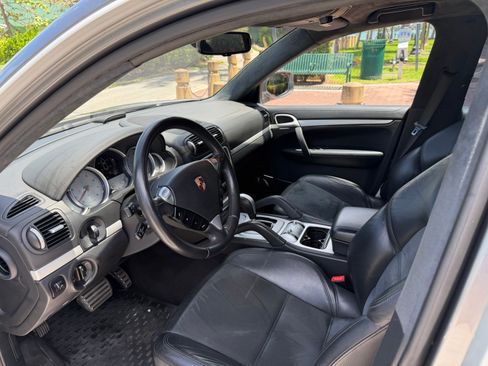 Used 2009 Porsche Cayenne Turbo S AWD/4WD image 9