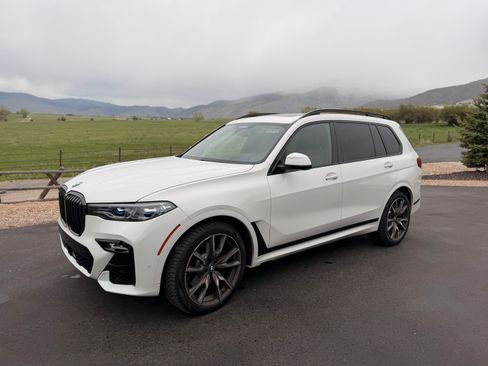 Used 2022 BMW X7 M50i AWD/4WD image 6